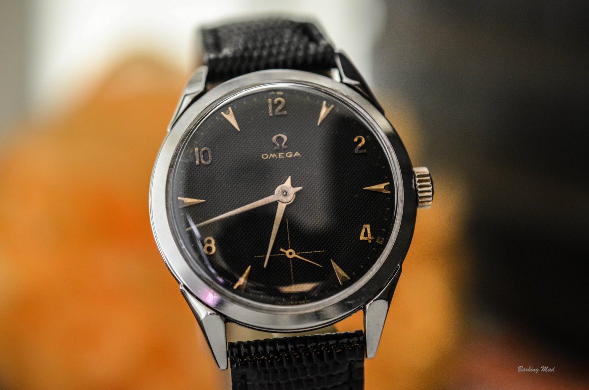 Black waffle dial Omega 2605-11 (Omega)