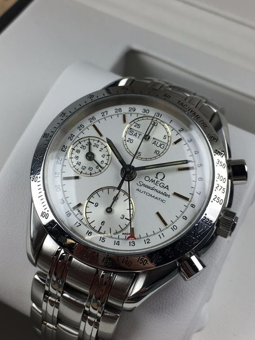 Omega speedmaster discount triple date review