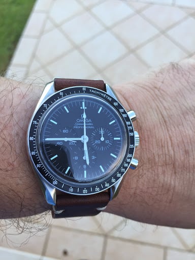 omega speedmaster lug to lug