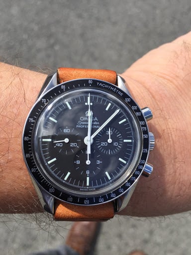 omega moonwatch lug to lug