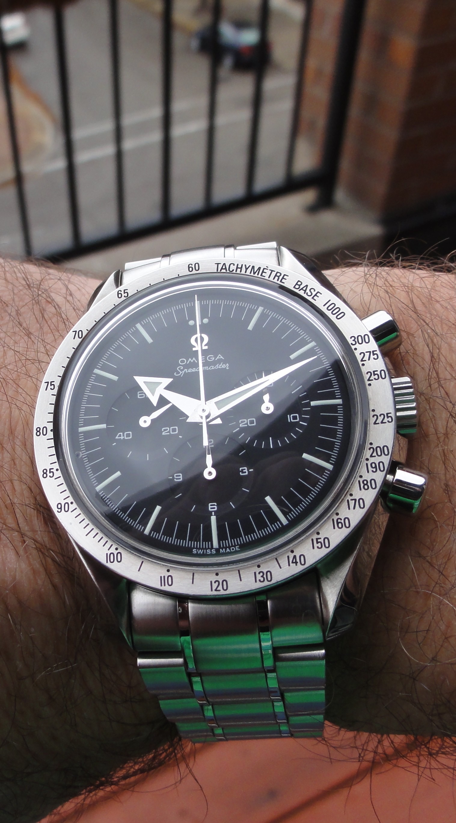 Omega Speedmaster Broad Arrow 3594.50] Today I joined the Speedy family  after finding the perfect Speedmaster - Thoughts and Mini Review : r/Watches