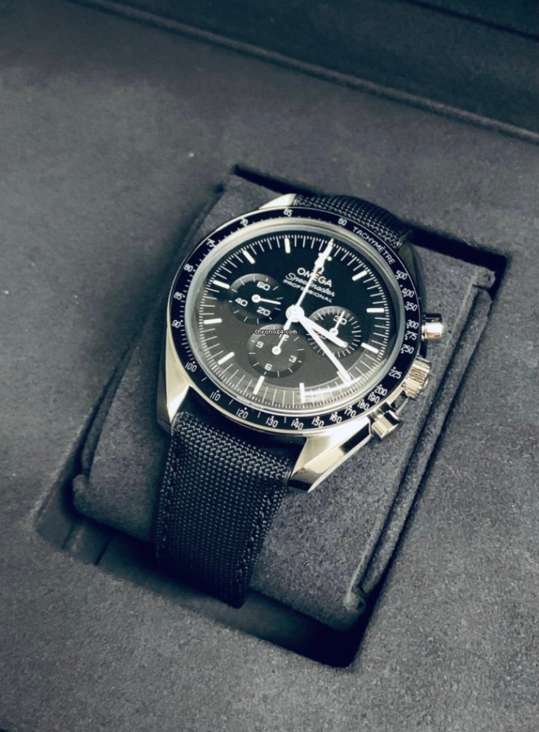 Omega speedmaster sale fabric strap