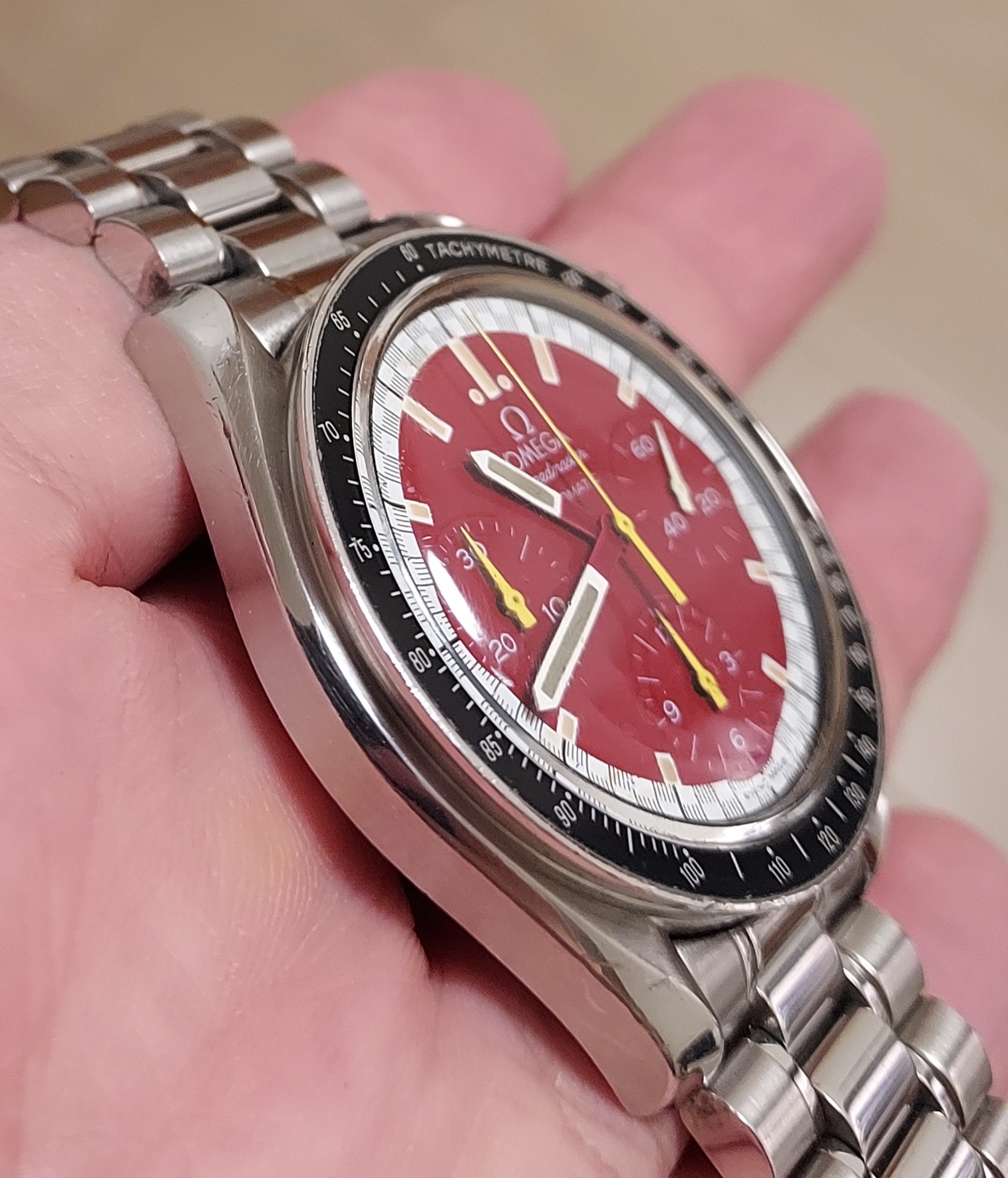 Omega speedmaster store red dial