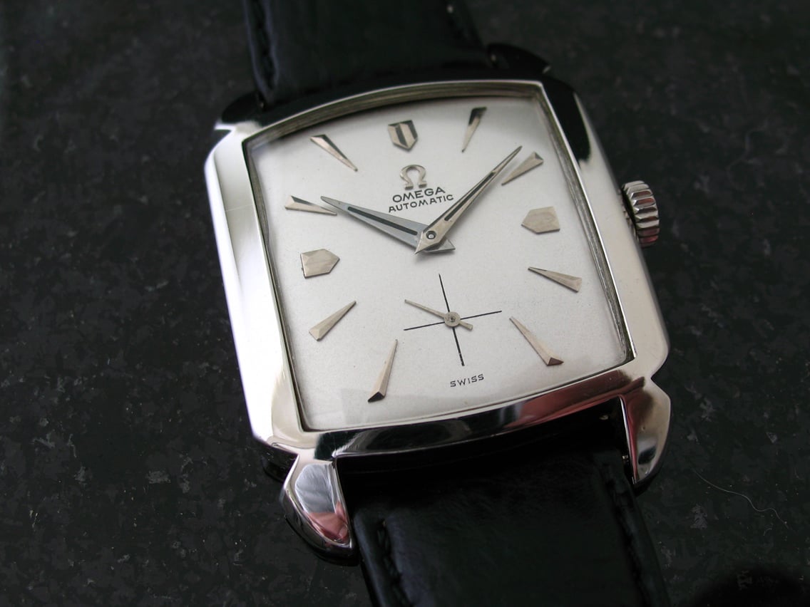 Vintage omega square outlet face watch