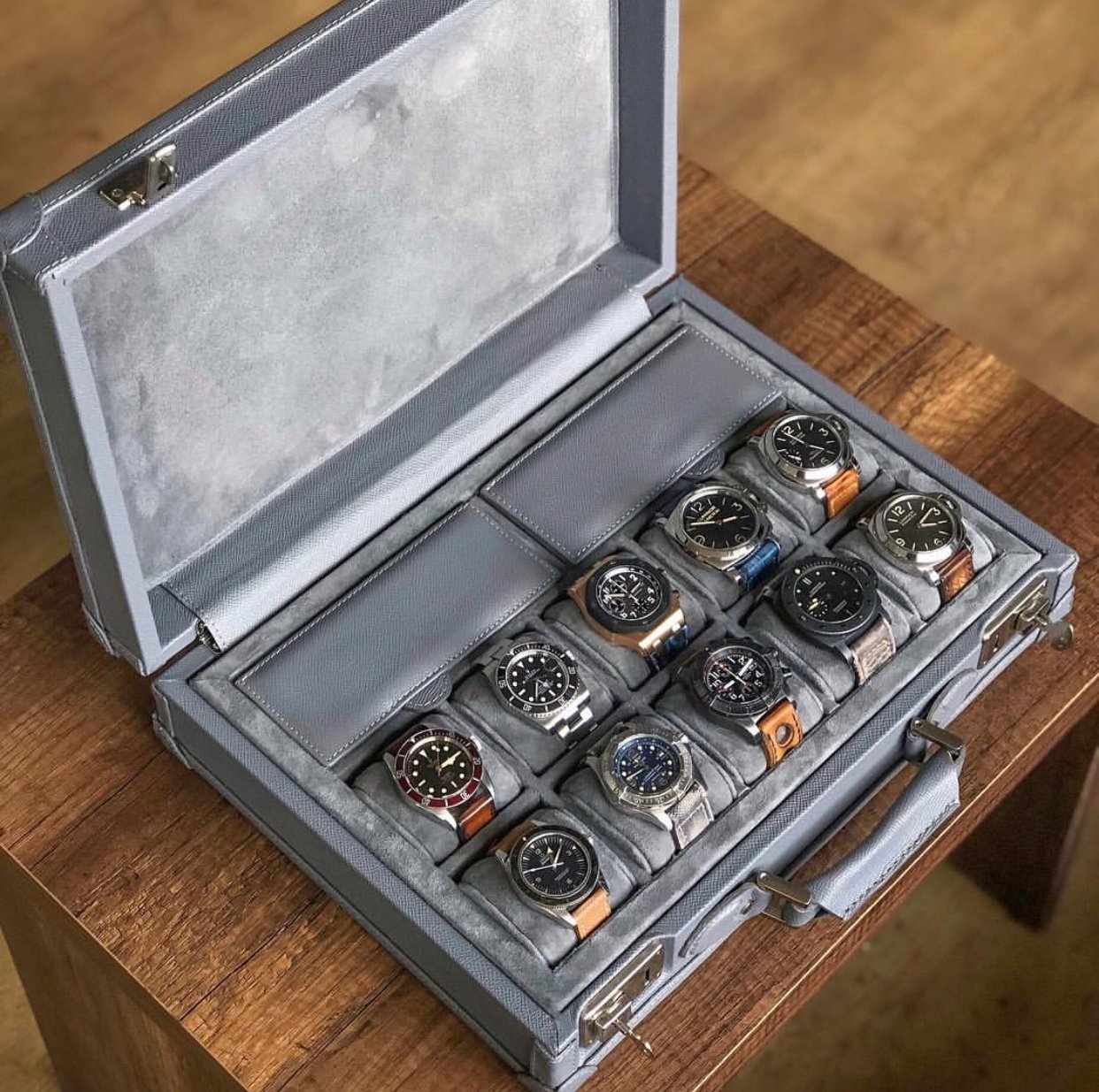 Omega moon 2024 watch box