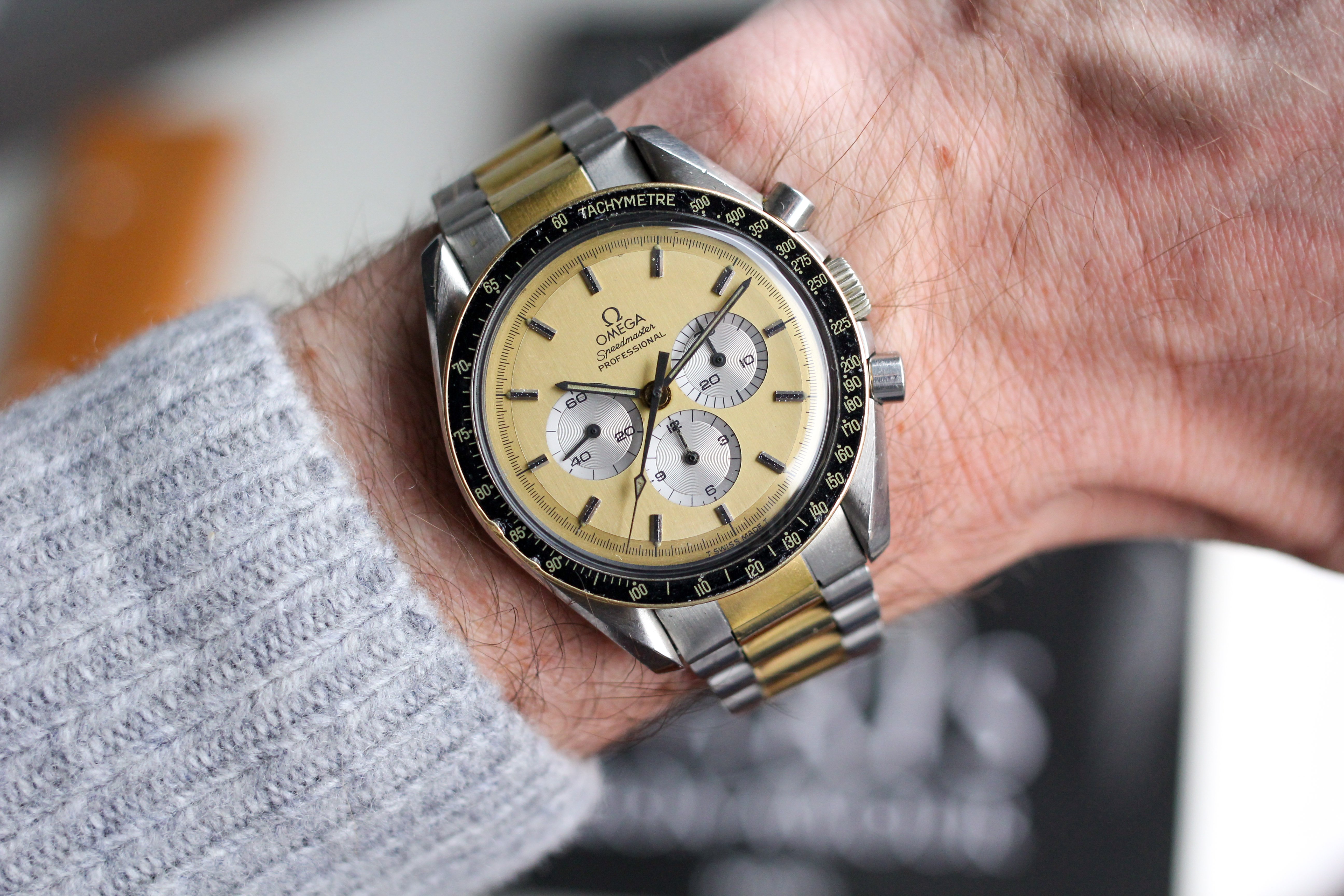 Omega 2025 speedmaster bicolor