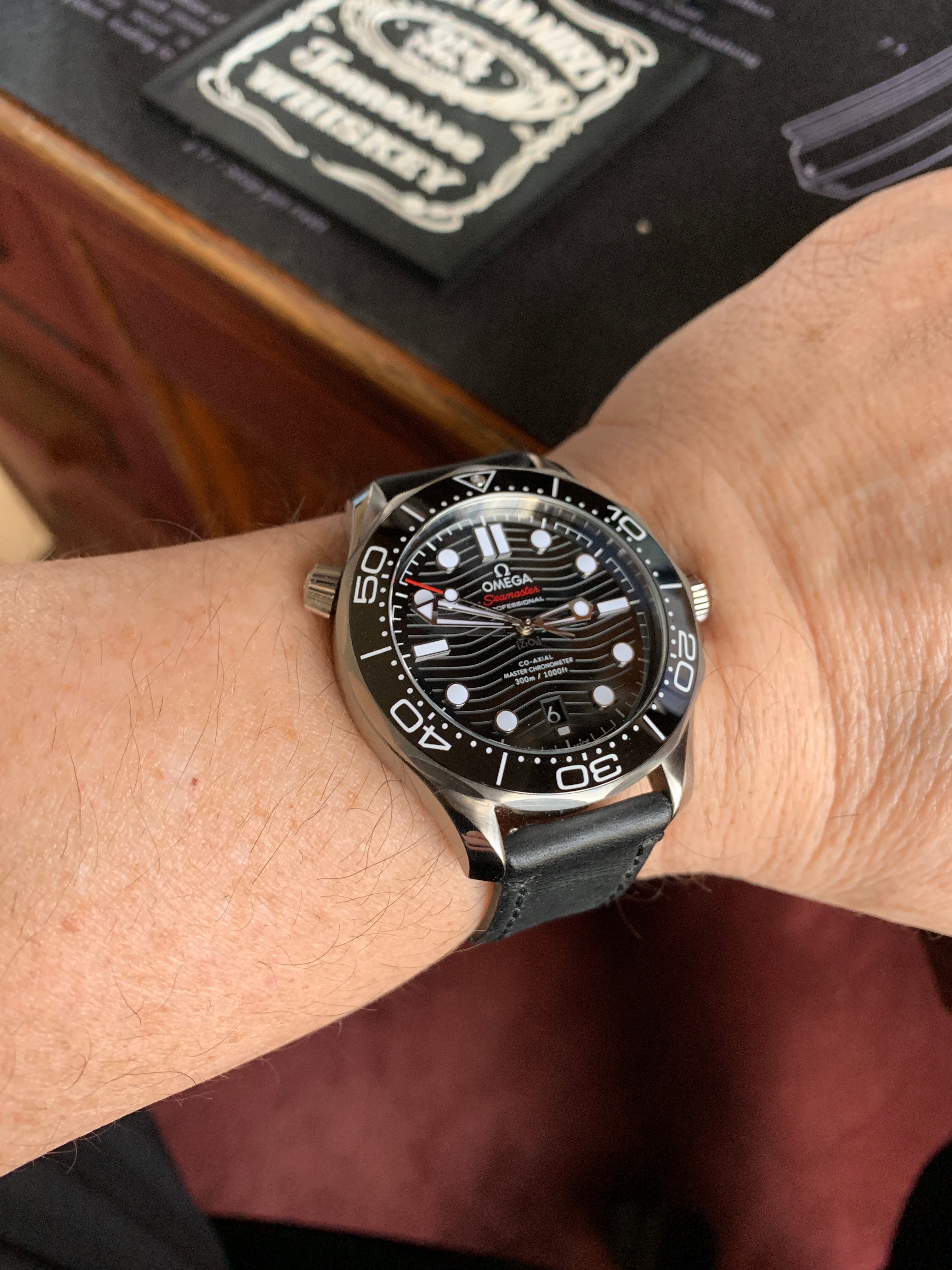 Omega seamaster diver on sale 300m leather strap