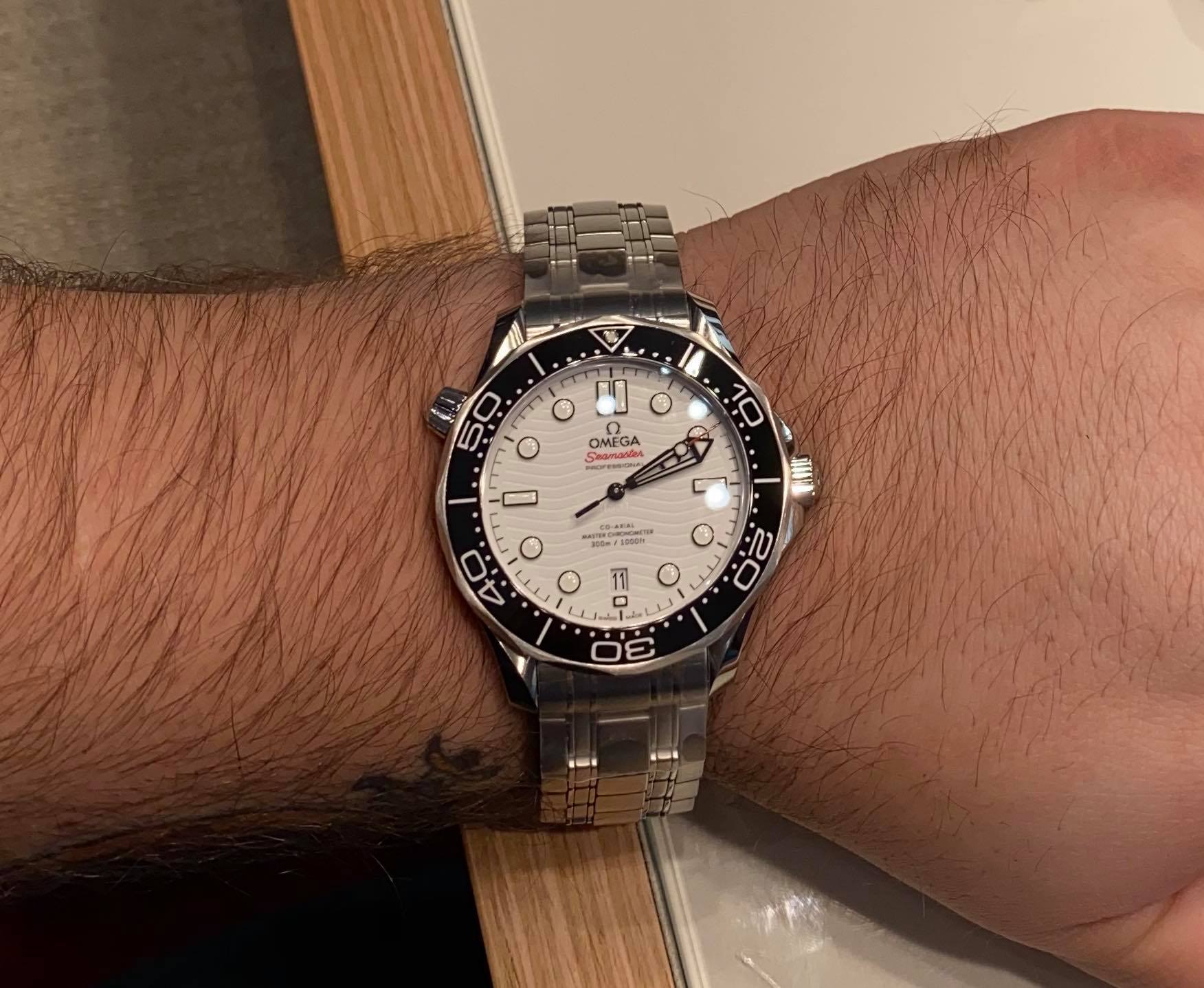 Omega seamaster discount diver white dial