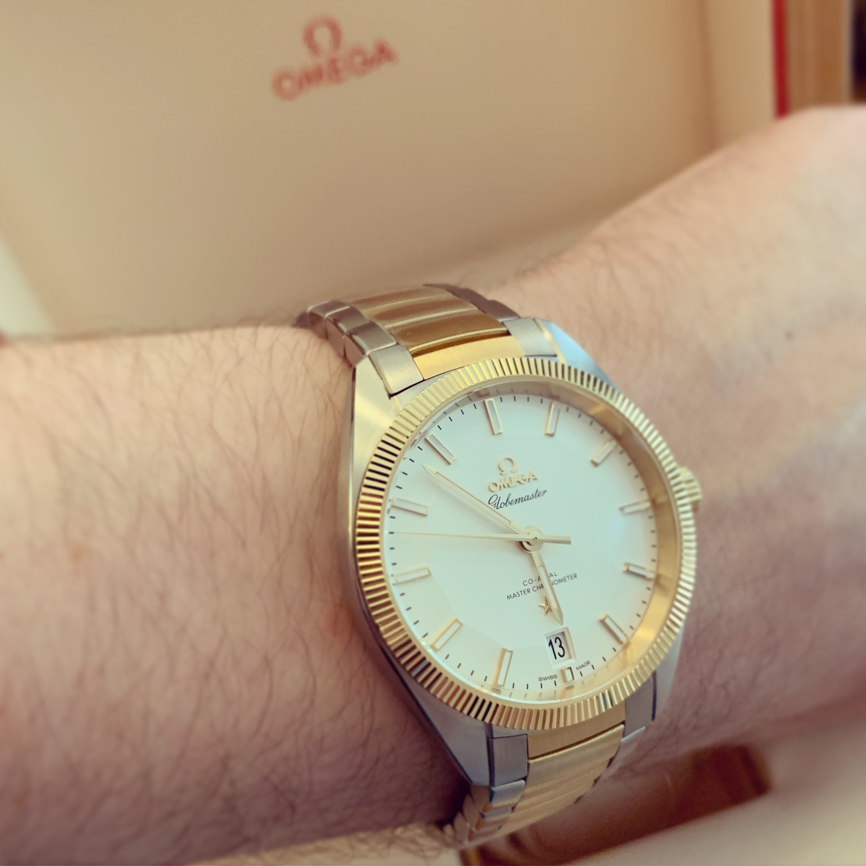 Omega globemaster online gold