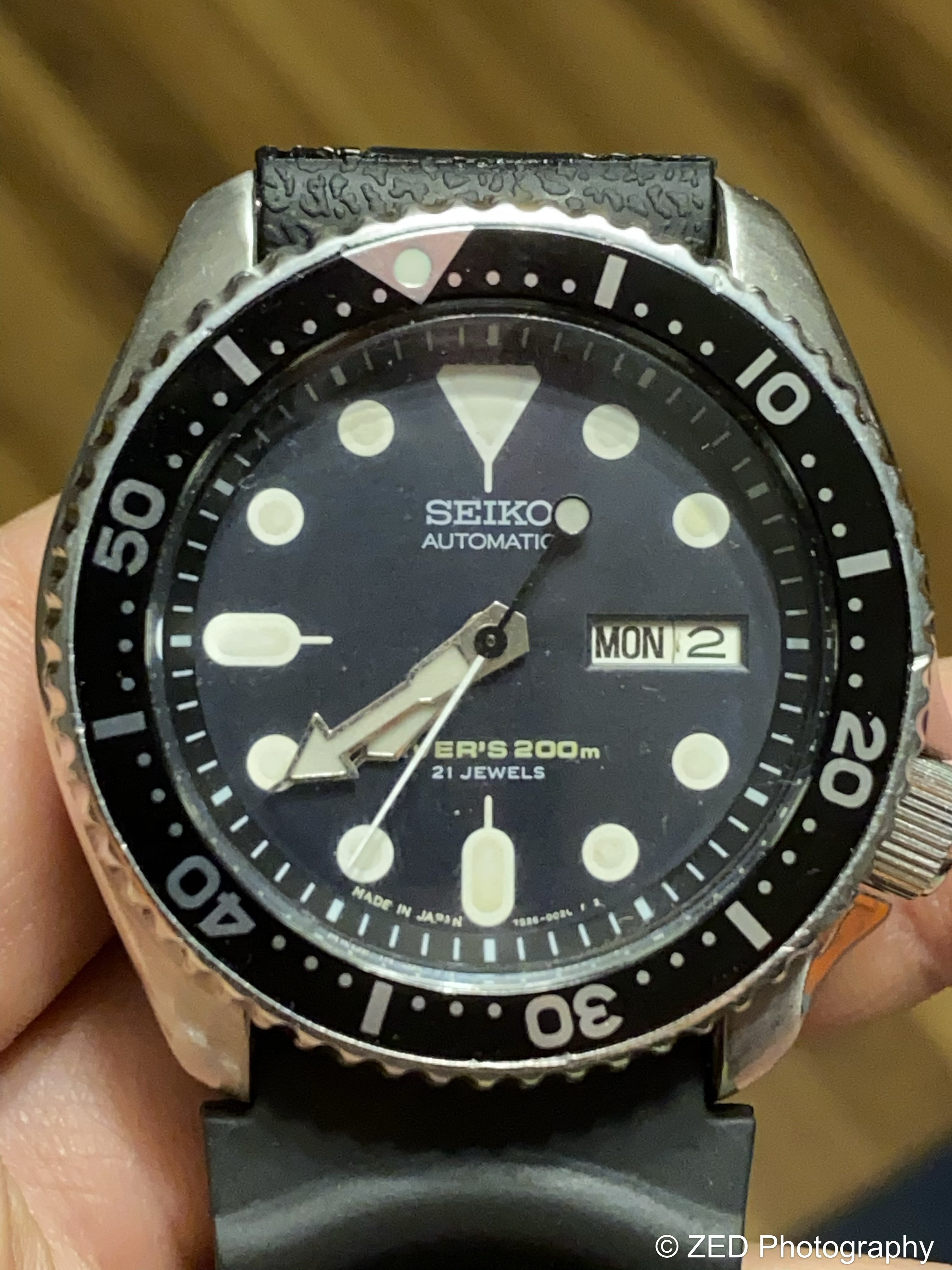 Opinions on the authenticity of this “SKX007J” | Omega Forums