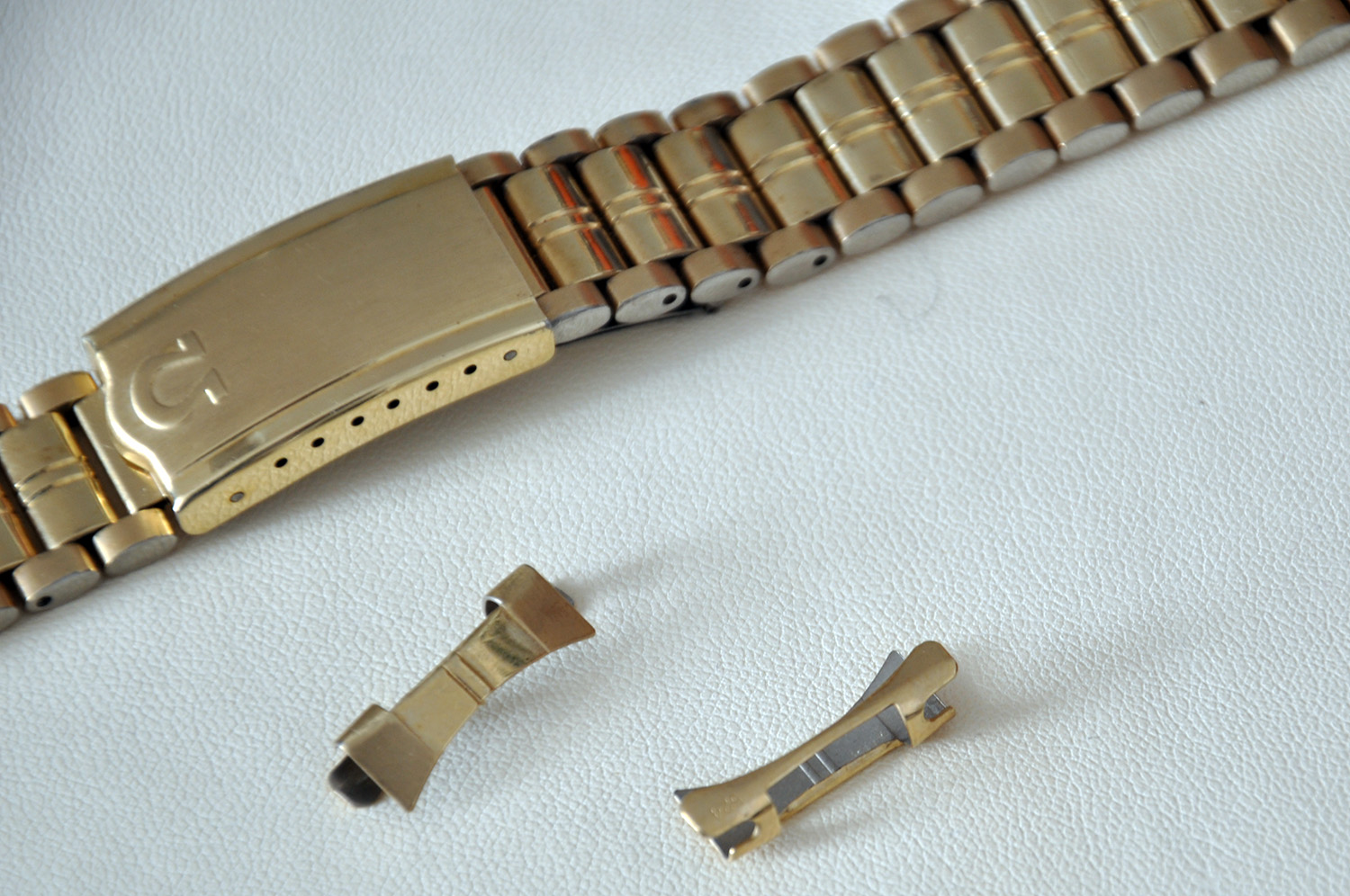 Bracelet De Montre Omega 1069 - Pour Speedmaster / Seamaster, Attache 524, Gris Métal - Occasion