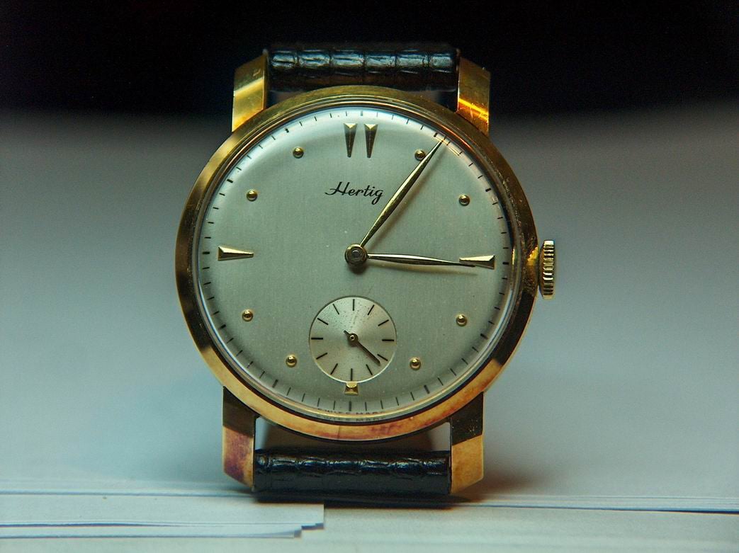 Vintage accurist watches online forums