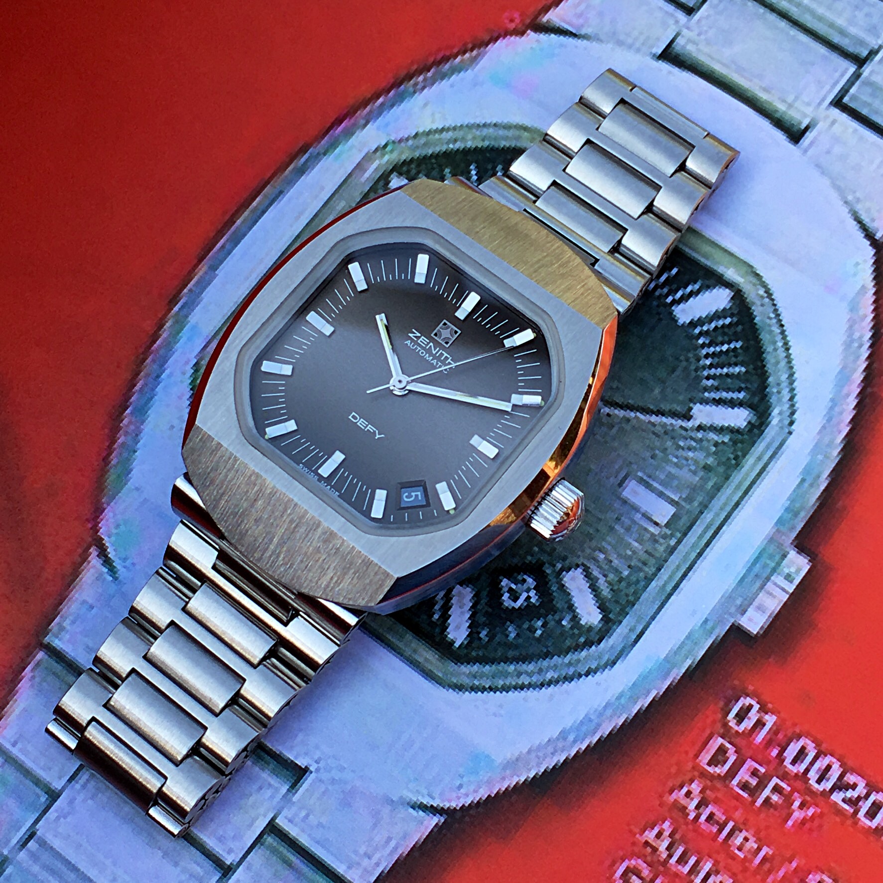 SOLD - Vintage Zenith Defy Surf, Reference 01.1370.380, Caliber