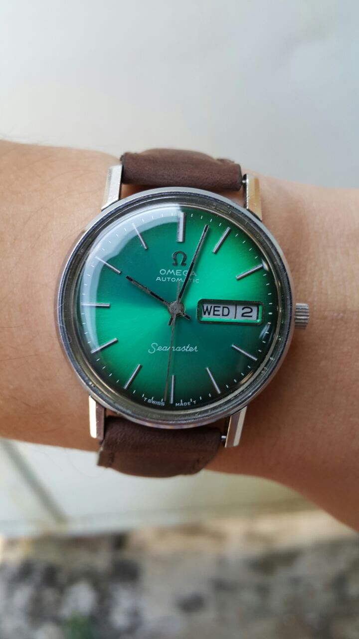 omega speedmaster green dial