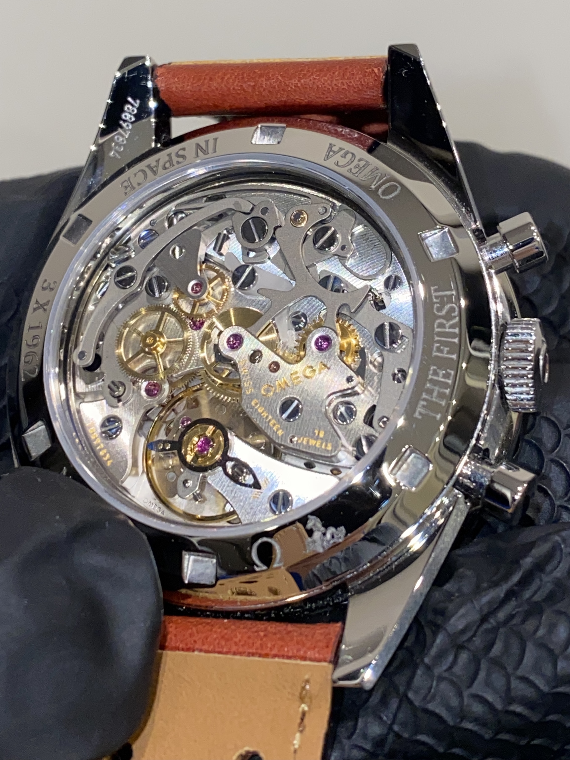 Caseback swap possible with new 3861 Speedy Pro Omega Forums