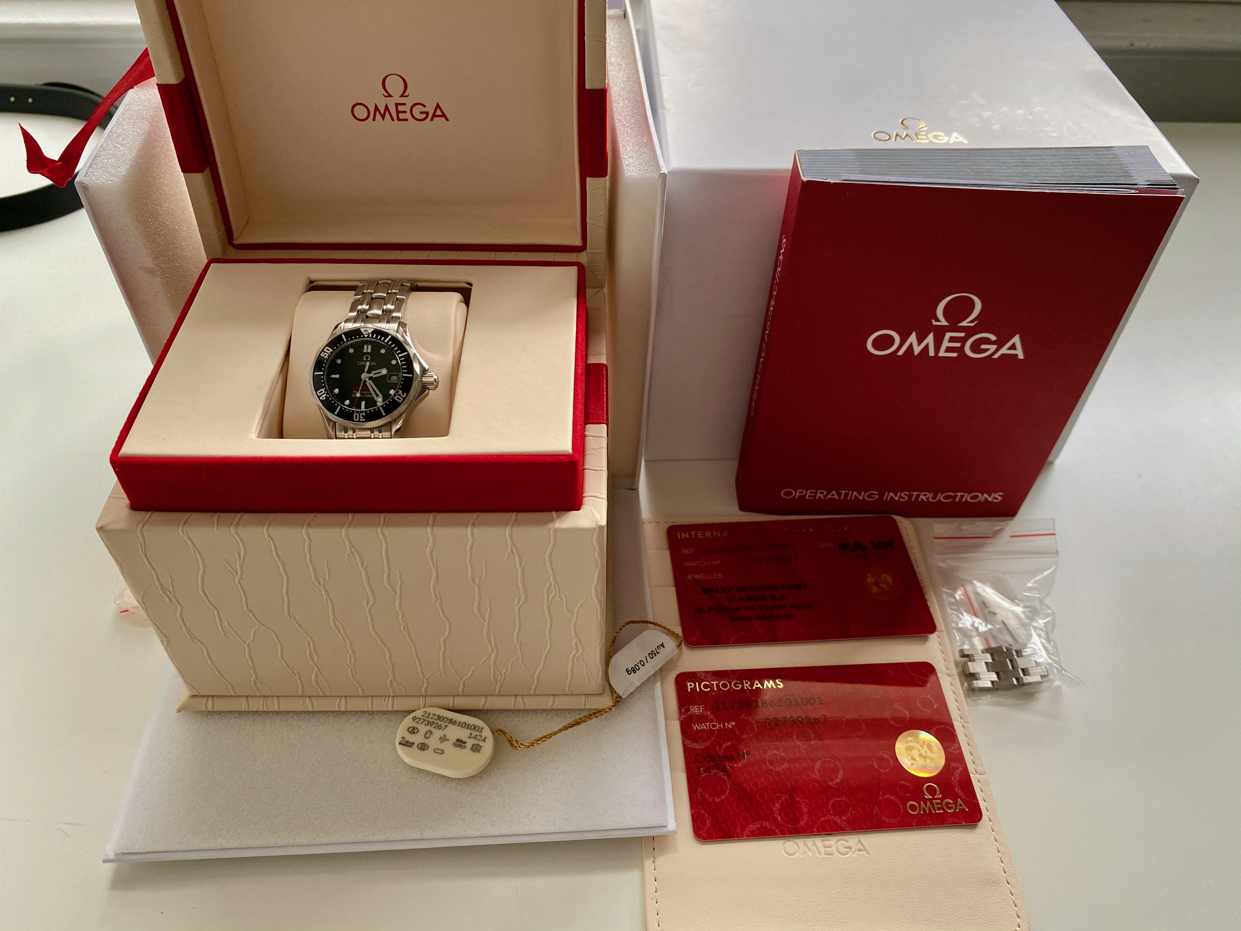 SOLD - Omega Seamaster 300m 28mm quartz (ladies watch), full set