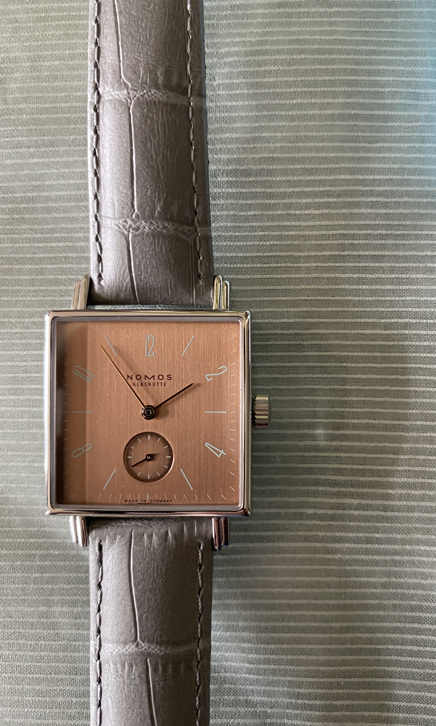 Nomos tetra clearance goldelse