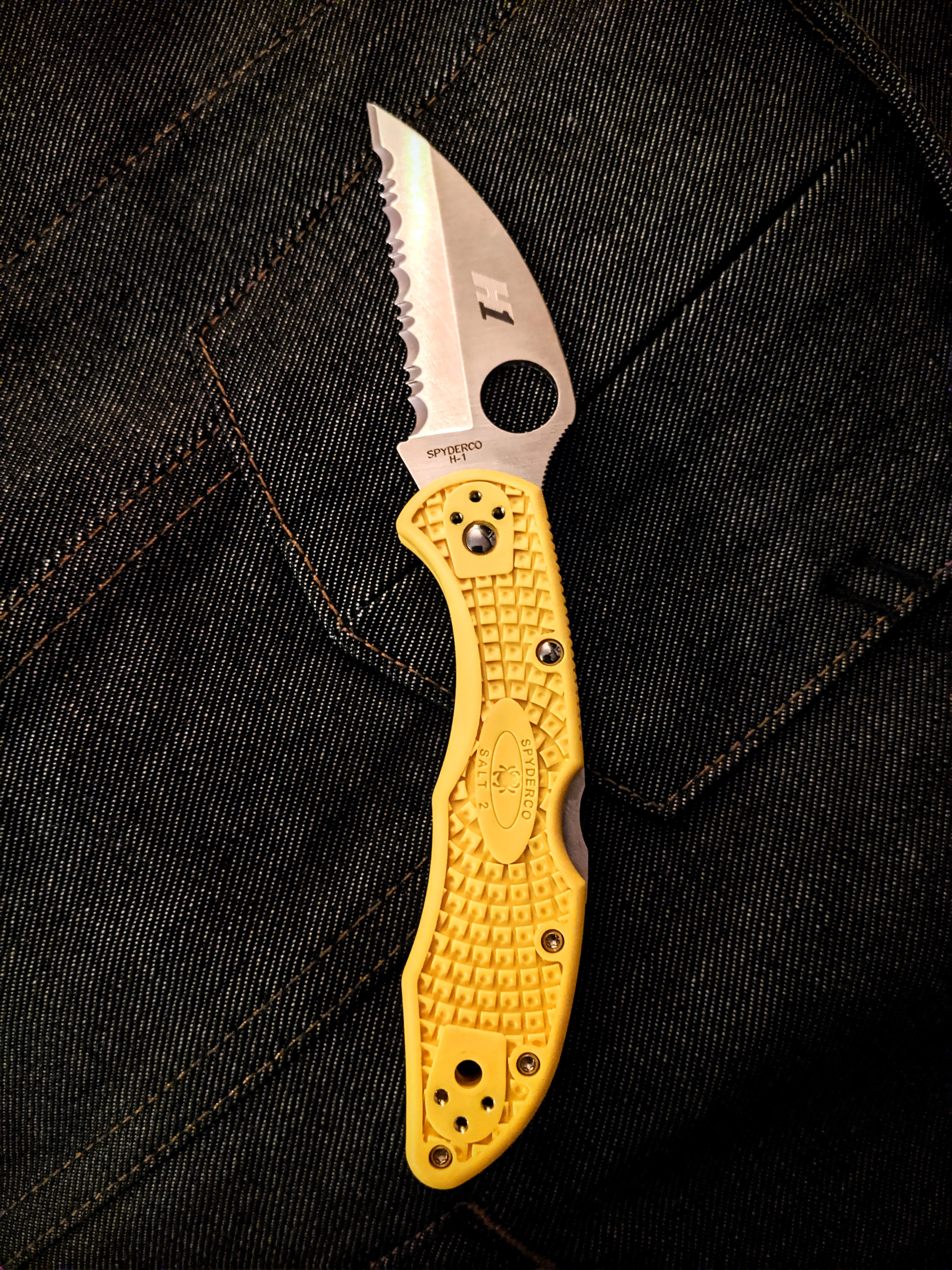 A couple Helle knives. - Spyderco Forums