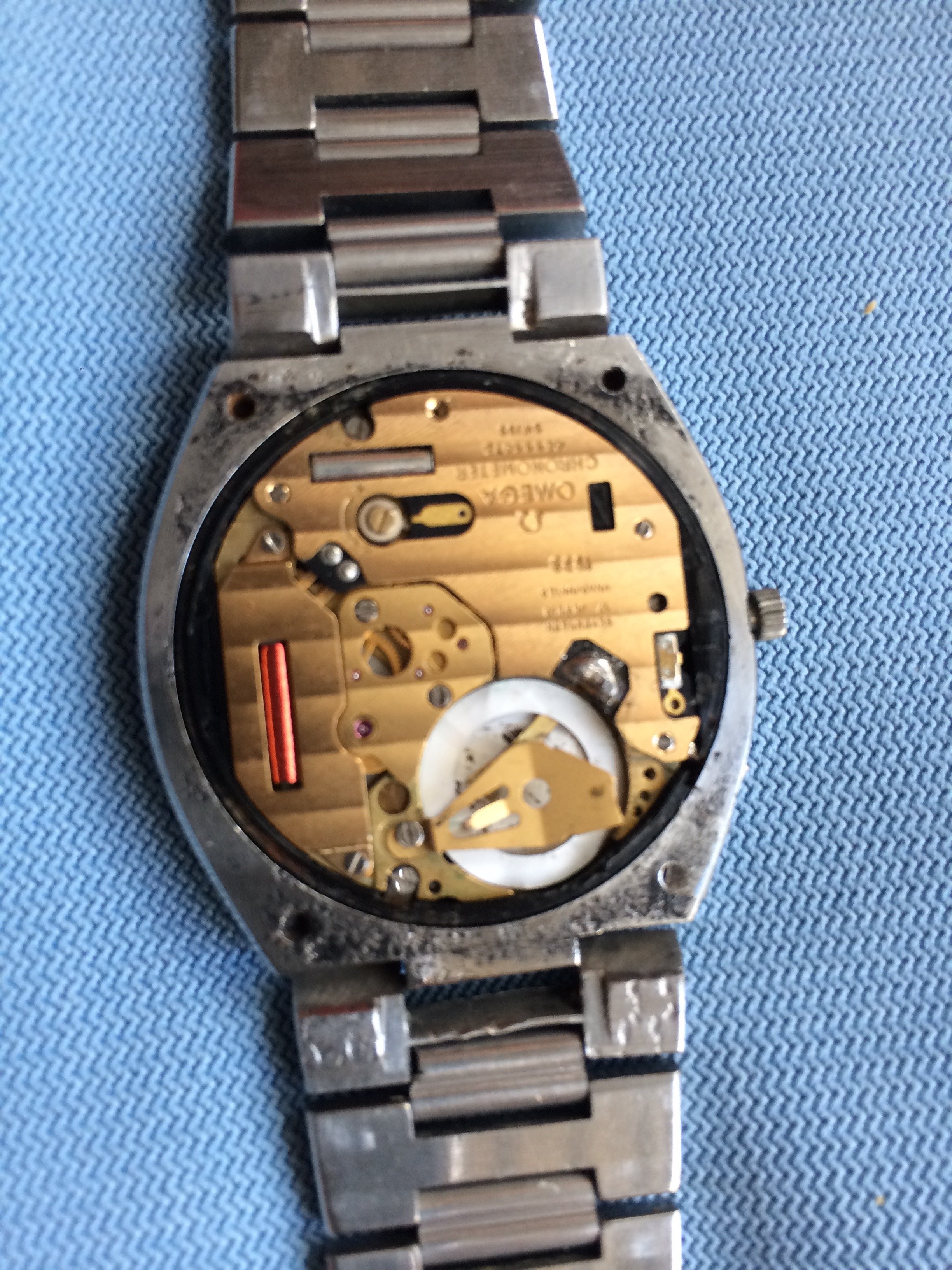 Omega quartz movement hotsell