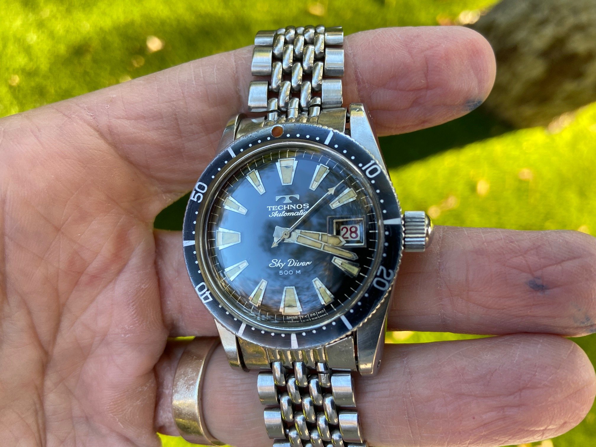 SOLD - Technos Sky Diver | Omega Forums