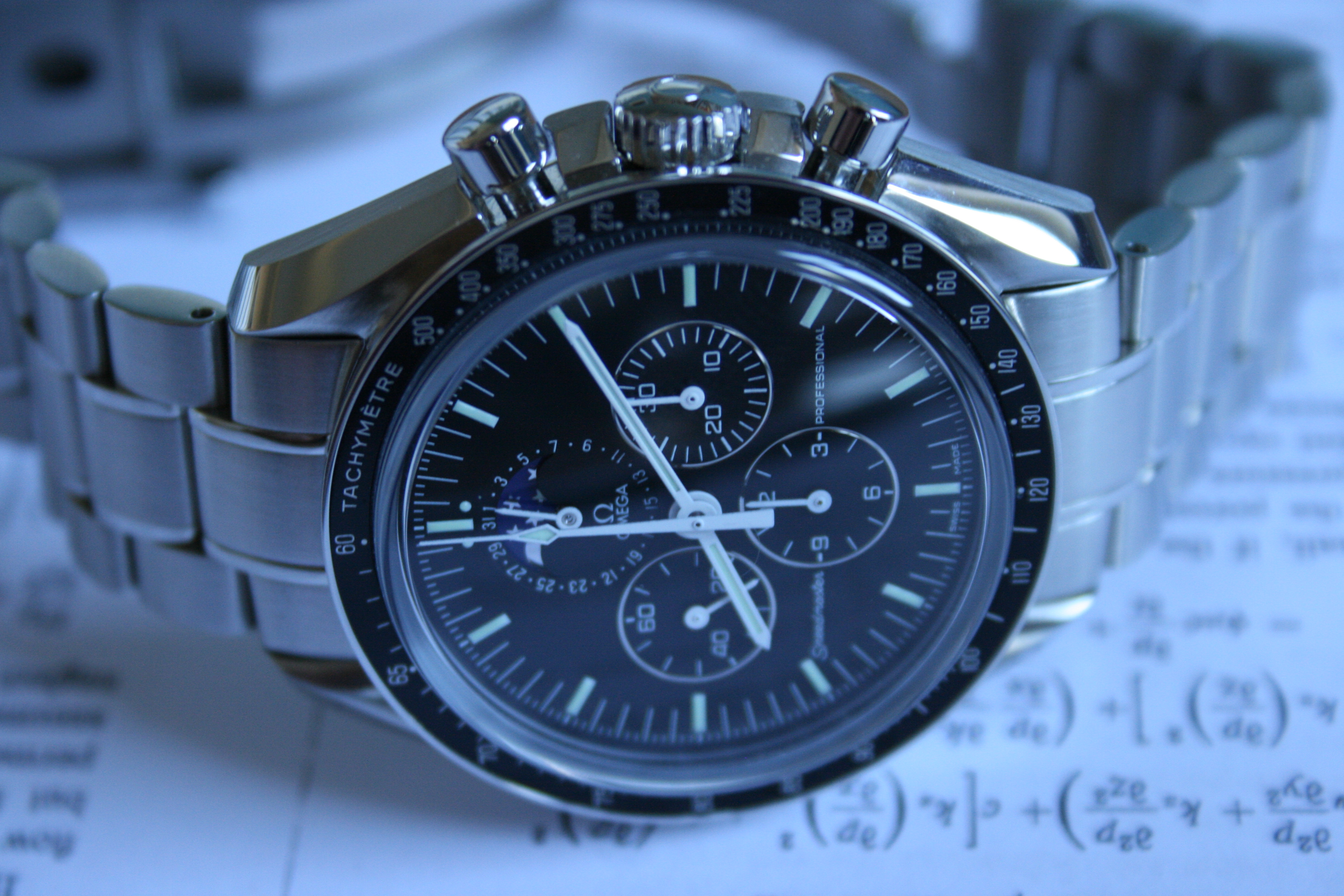 Omega speedmaster moonphase online 3576.50