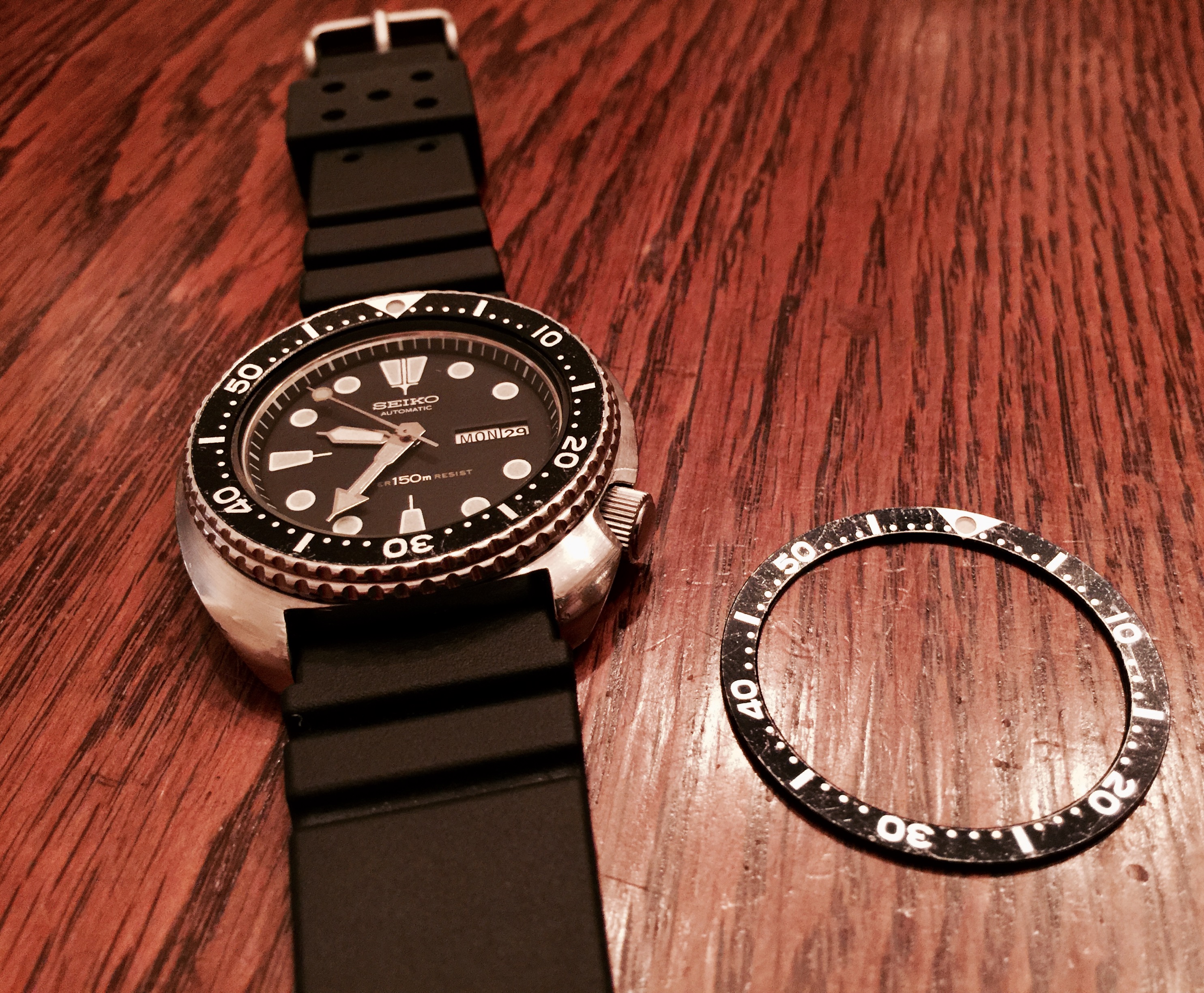 Question regarding how to remove a diver bezel and insert. | Omega Forums