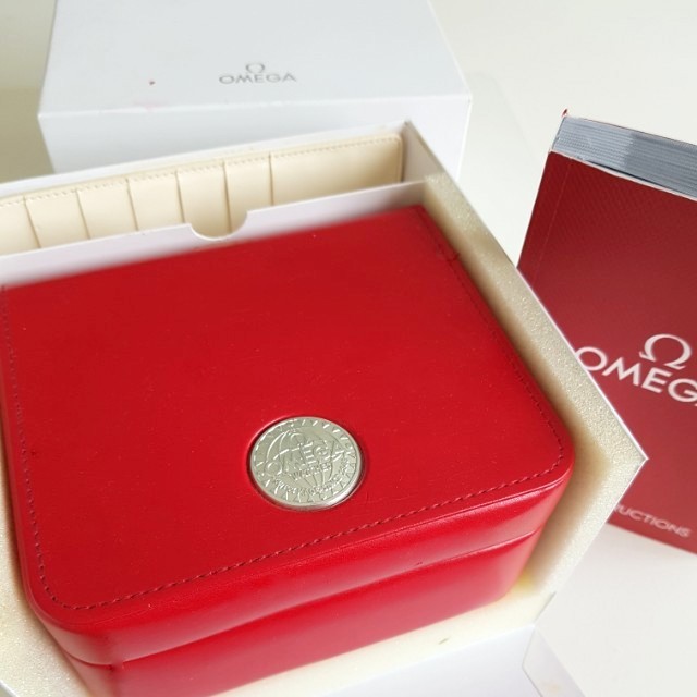 Omega Watch Box – outlet Case in White Color with Red Interior