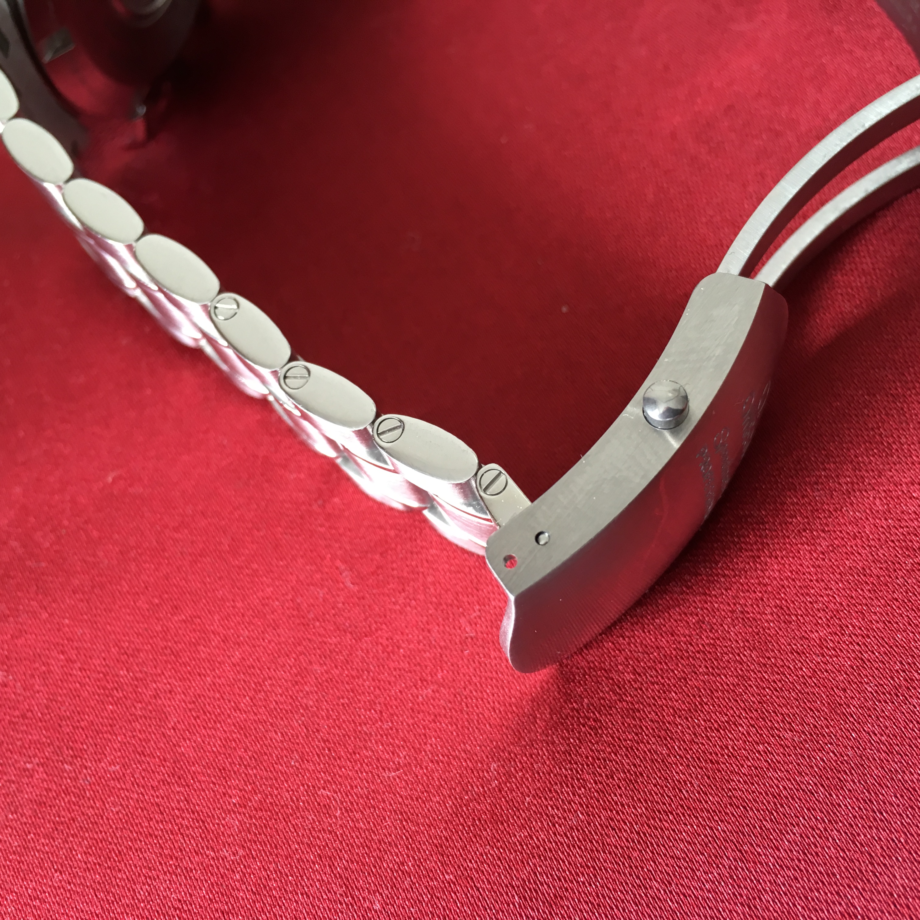 omega speedmaster bracelet adjustment