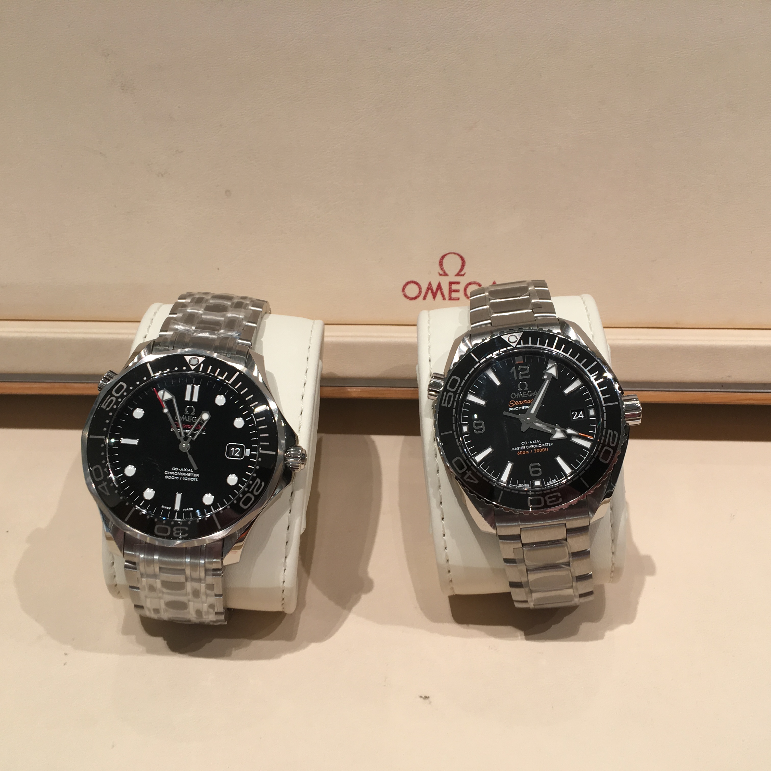 How does the 39.5mm Planet Ocean wear vs. the Seamaster 300