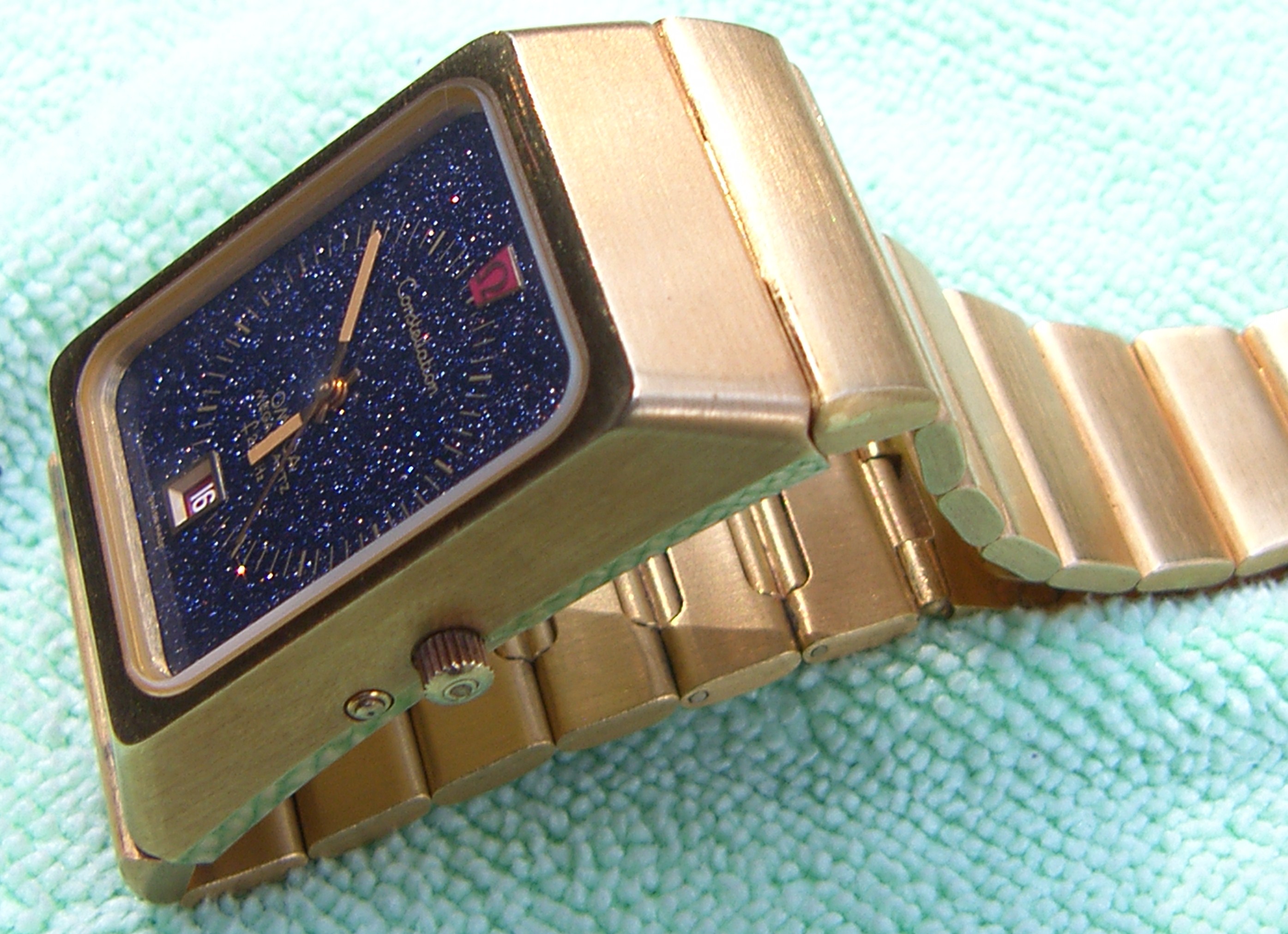 18K Gold Stardust 2.4Mhz MegaQuartz | Omega Watch Forums