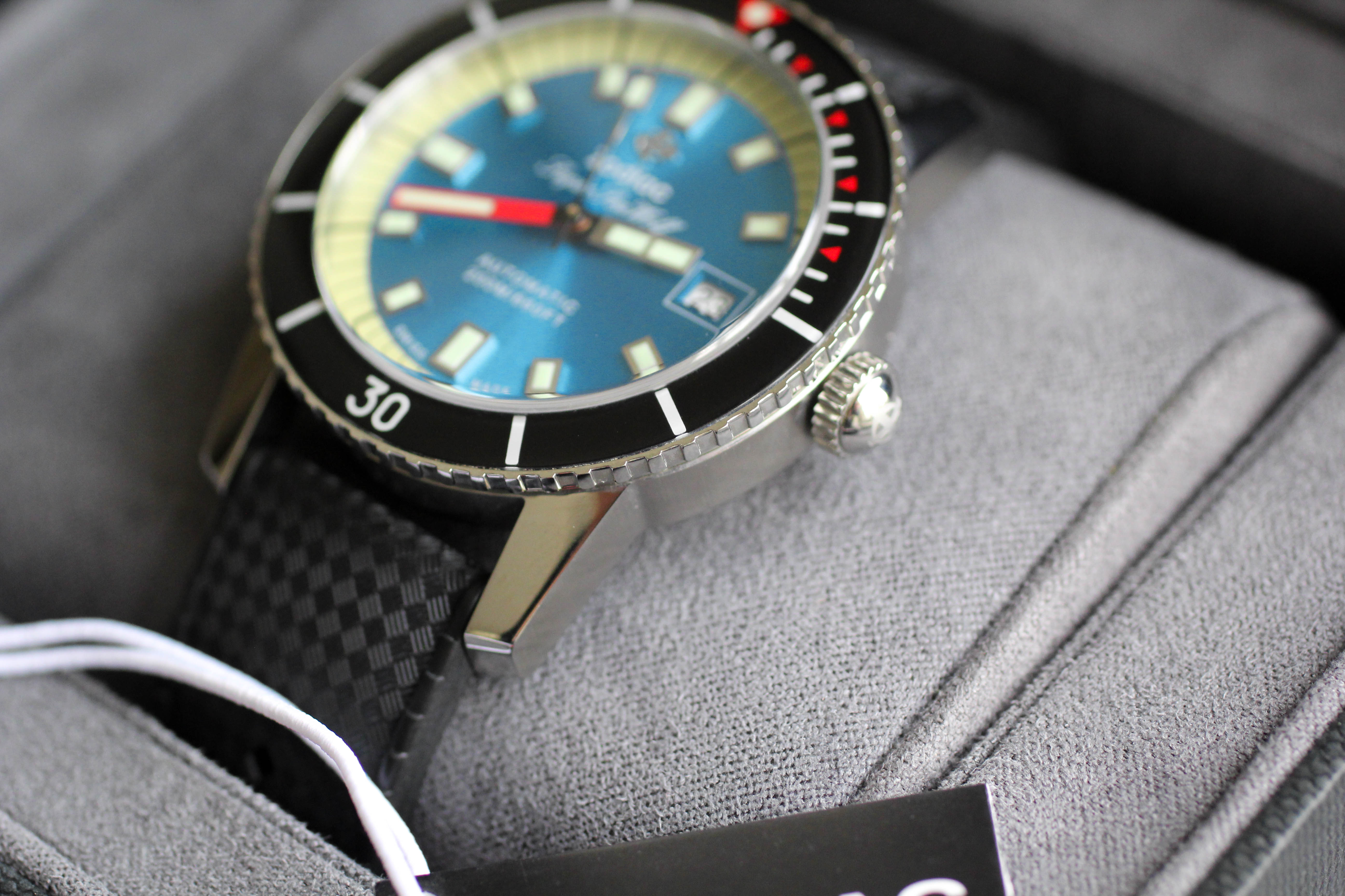 SOLD - Zodiac Super Sea Wolf 53 Compression Automatic ZO9275