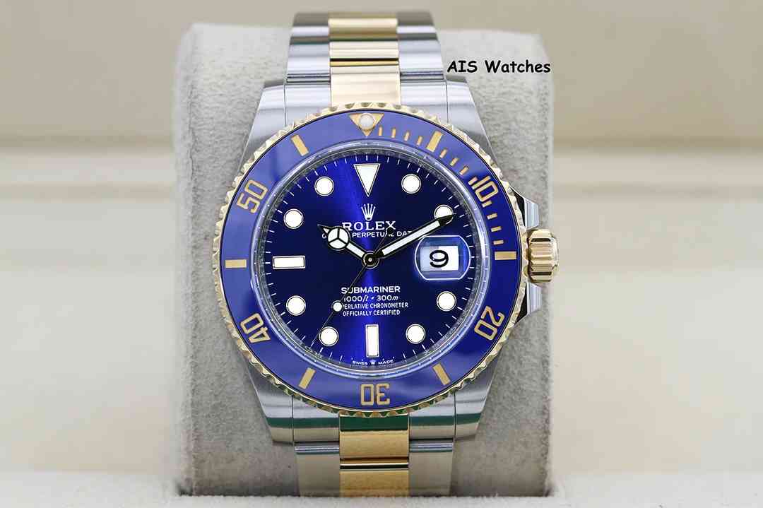 Rolex Submariner 41MM 18k/SS 126613LB SunBurst Blue Dial 2021 Box & Papers