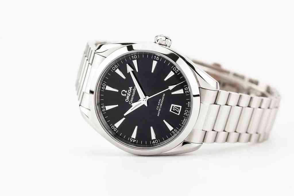 Omega Aqua Terra 8900 - 41mm - Lacquer Black - 220.10.41.21.01.002 ( new )