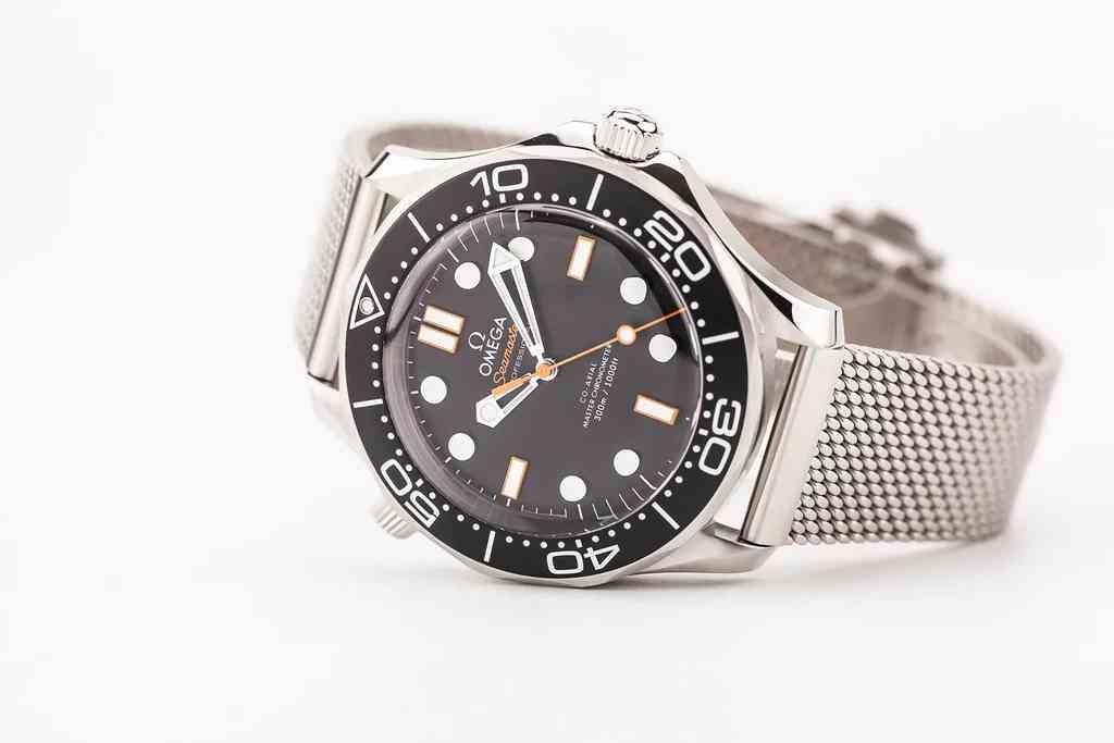 Omega Seamaster 300M - Black Aluminum / Orange - 210.30.42.20.01.018 ( new )