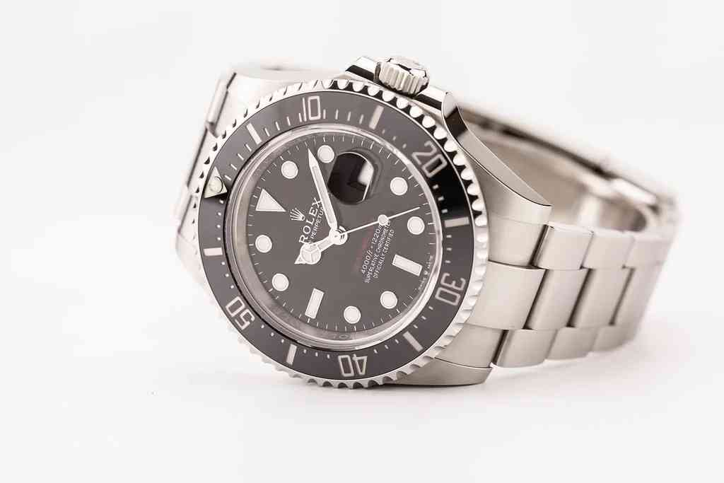 Rolex Sea-Dweller 126600 - 43mm - Black Dial ( excellent / complete )