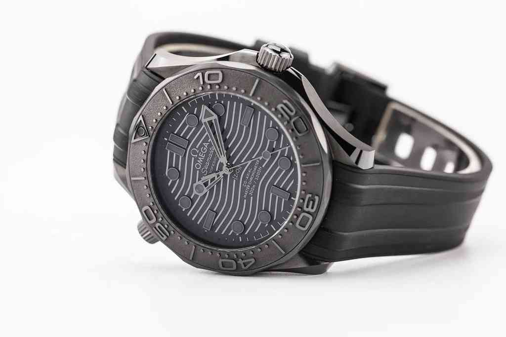 Omega Seamaster 300M Black Black - Diver - 210.92.44.20.01.003 ( unworn )