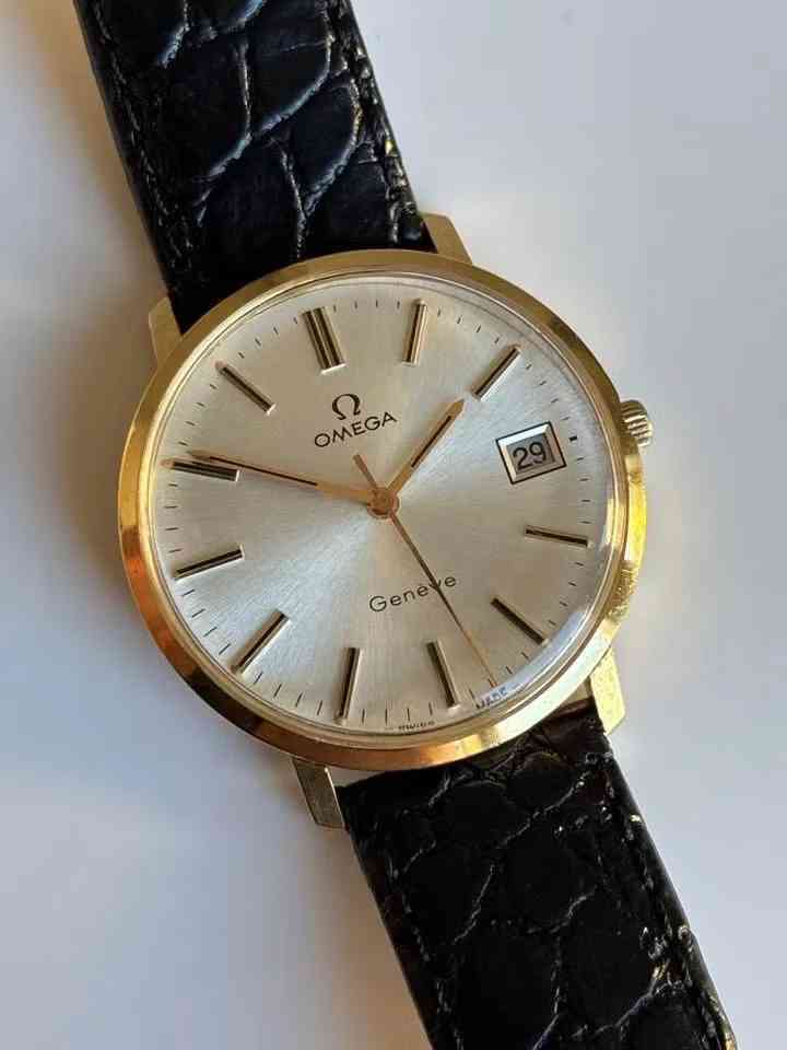 Omega Genève 18k