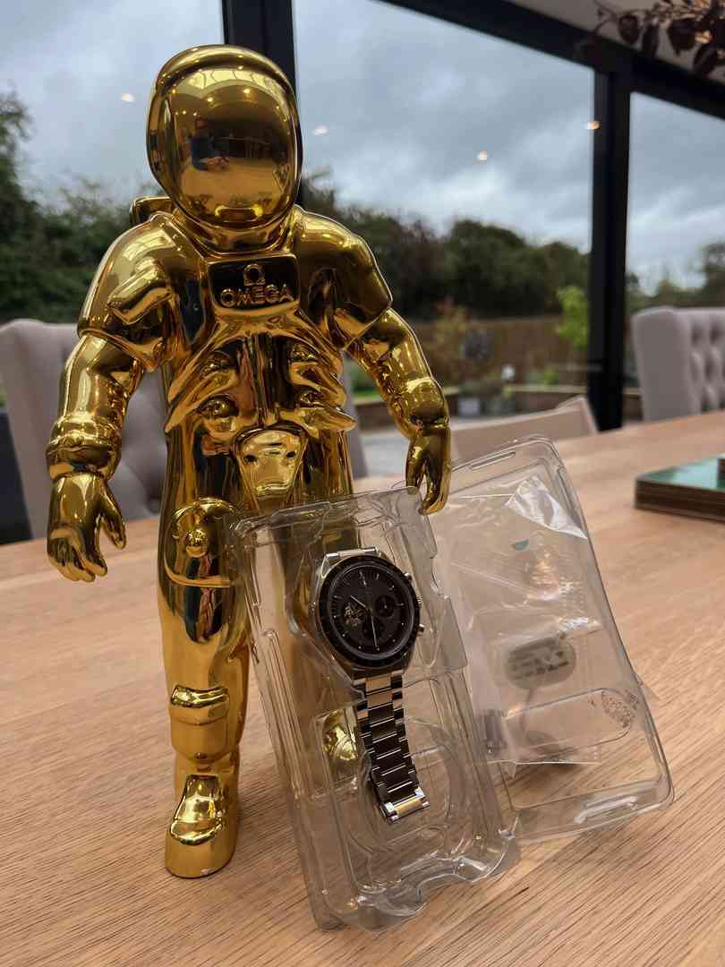 Omega Speedmaster Apollo 11. Full set. Never worn. Apollo XI 50th anniversary