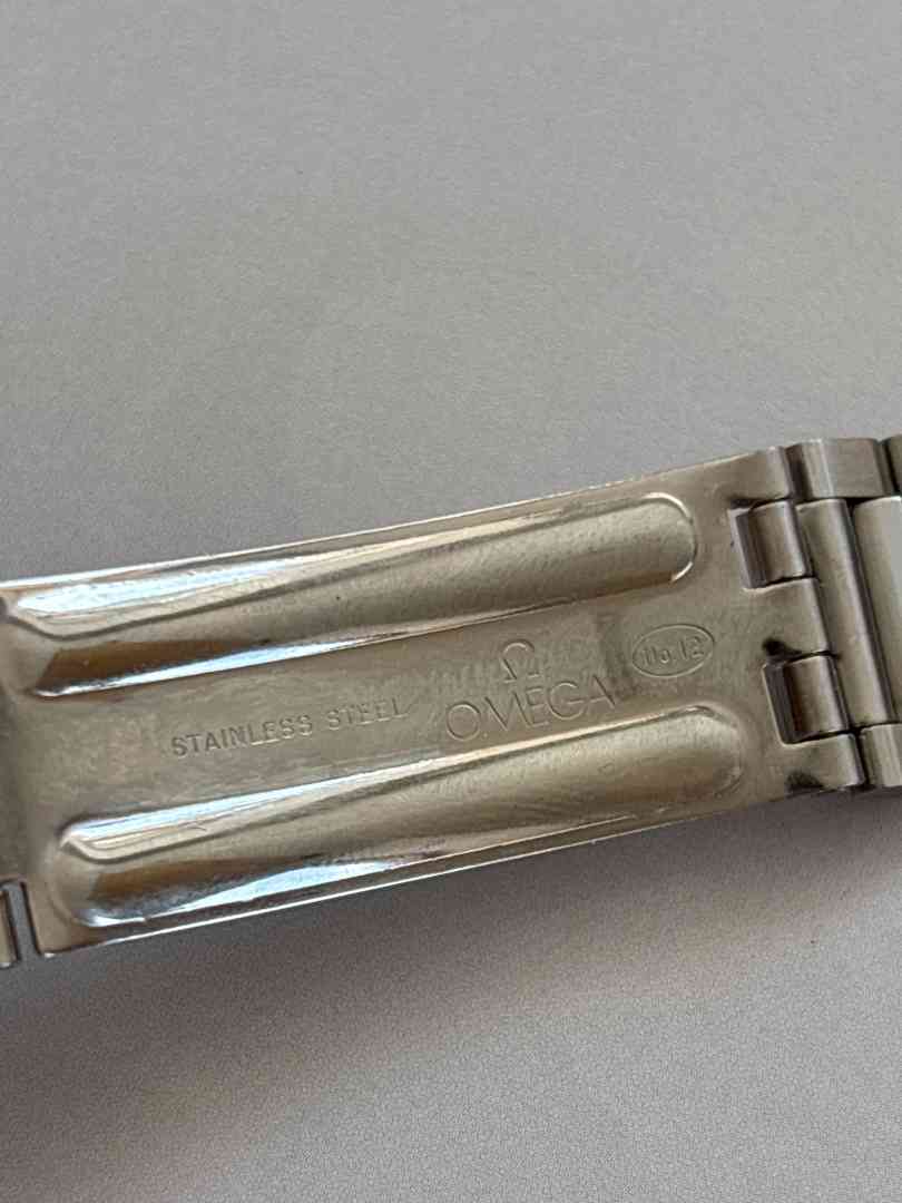 Were bracelet sold without model markings ?