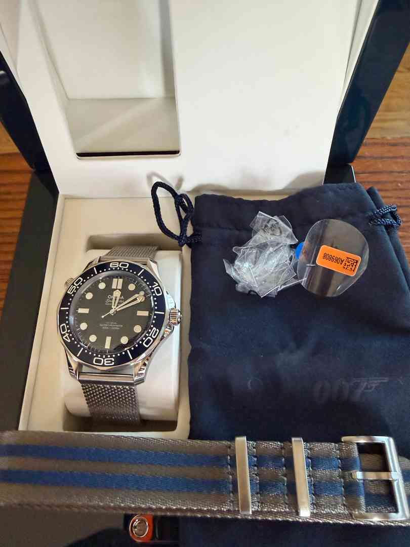 Omega Seamaster Diver 300M James Bond 60th Anniversary / 210.30.42.20.03.002 / Full Set /Mint