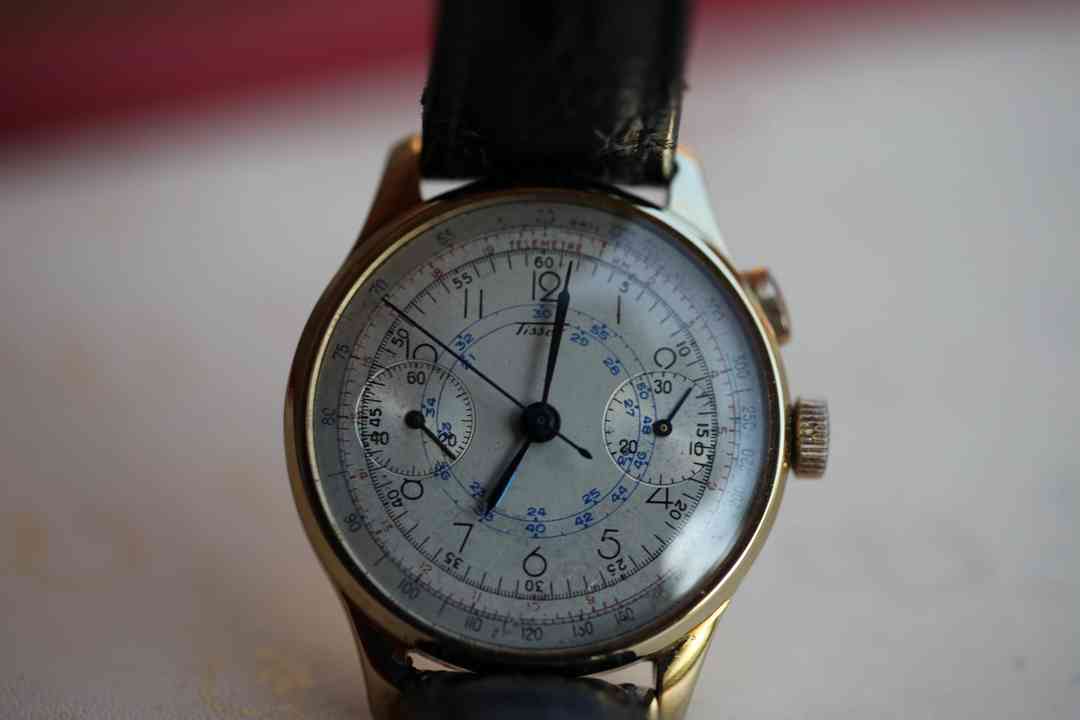 (Price Reduced) Tissot chronograph 15 TL (same as 33.3 Omega) single pusher solid 14K. gold