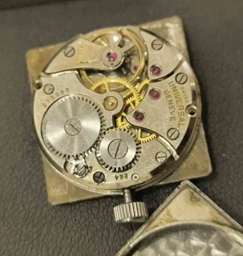 Dial check on a tank