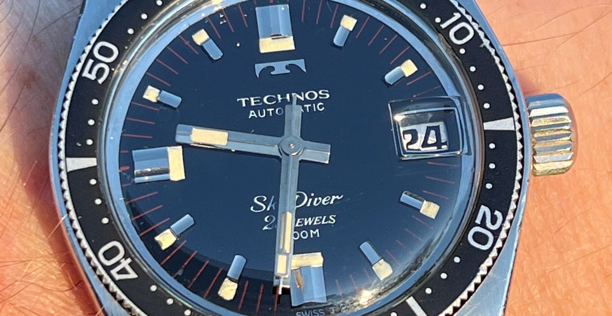 SOLD - Technos Sky Diver 200m - price reduction plus red rubber