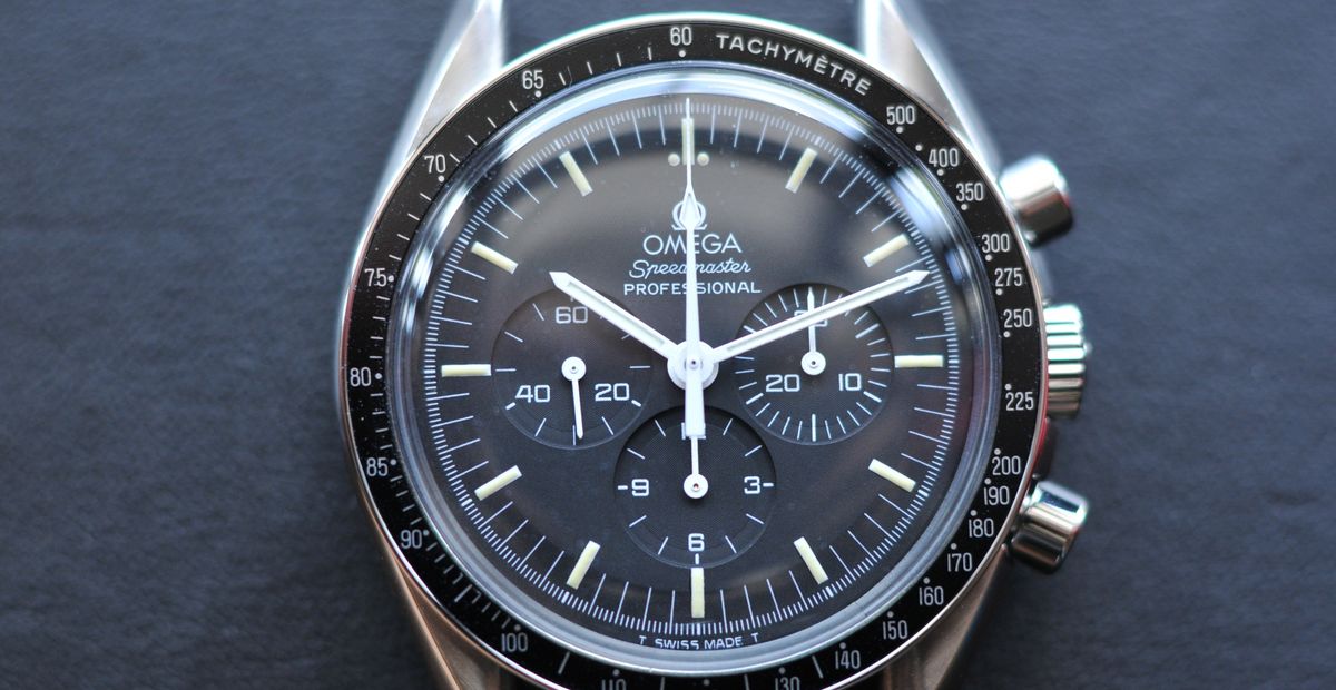 Omega speedmaster professional 0256 gmt best sale