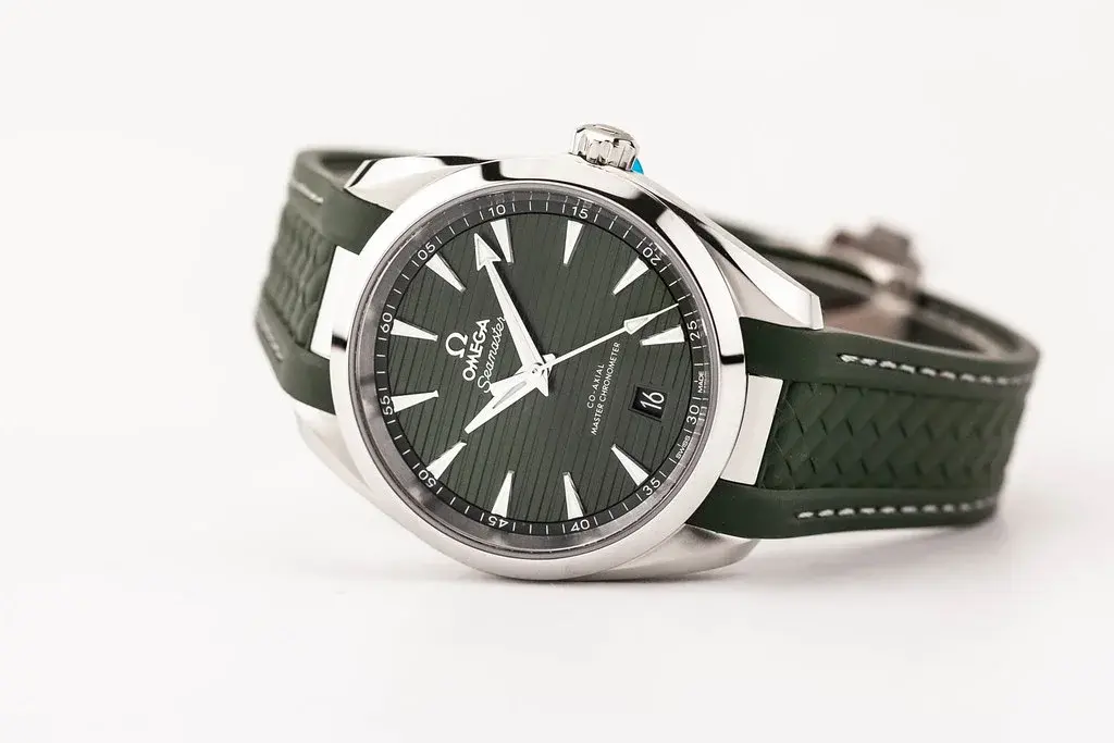 Omega Aqua Terra 8800 - Green / Diver - 220.12.38.20.10.001 ( new / 2026 )