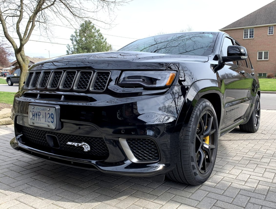 2018 Jeep Grand Cherokee Trackhawk - lowered - front corner view.png 2018 Jeep Grand Cherokee Trackhawk - lowered - front corner view.png