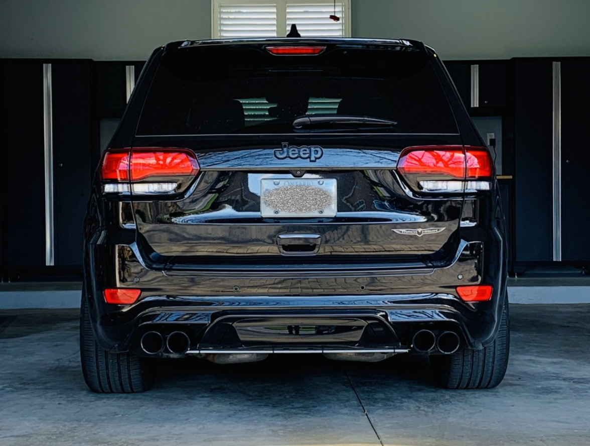 2018 Jeep Grand Cherokee Trackhawk - lowered - rear view.png 2018 Jeep Grand Cherokee Trackhawk - lowered - rear view.png
