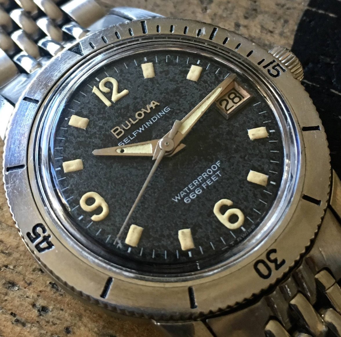 Bulova 666 Diver 1 - cropped.jpg