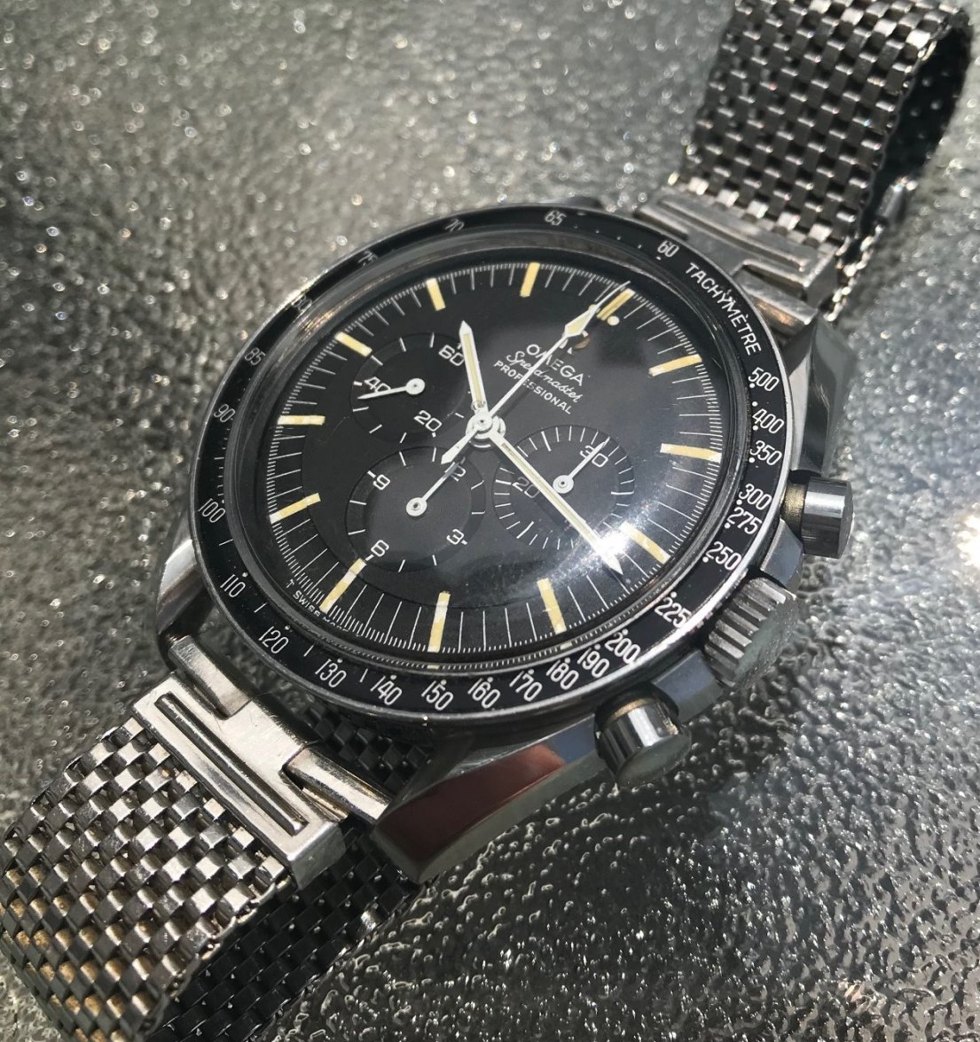 speedmaster 105012-66CB dial 4.jpg
