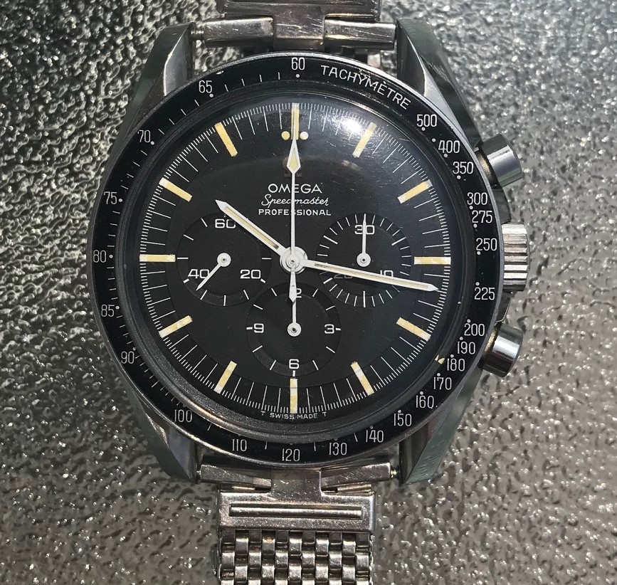 speedmaster 105012-66CB dial 5.jpg